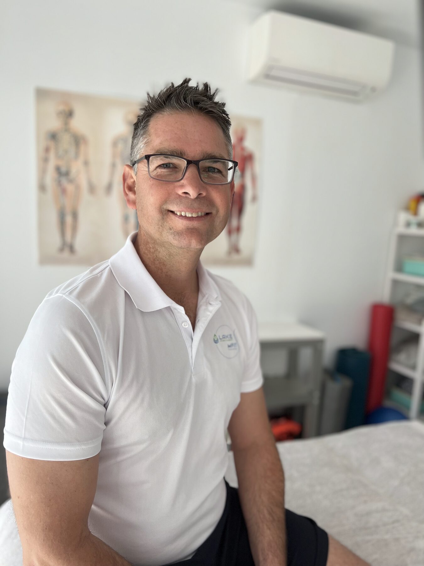 Richard, sports massage therapist, in the Benalmádena studio